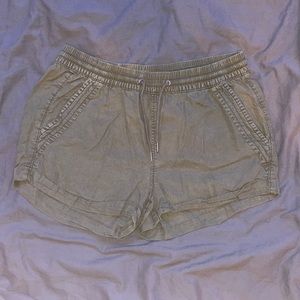 H&M Khaki Shorts Size 4